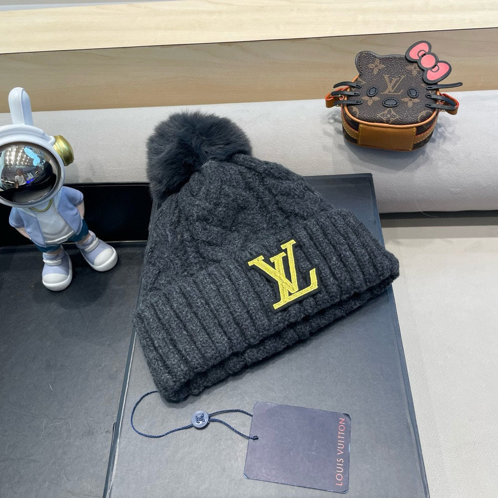 LOUIS VUITTON KNITTED BEANIE HAT IN BLACK WOOL AND LAMB FUR 430044