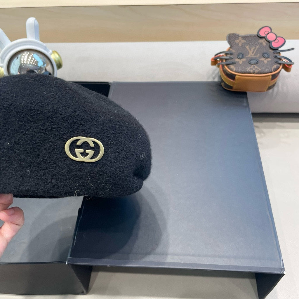 GUCCI BERET HAT IN BLACK WOOL 430078