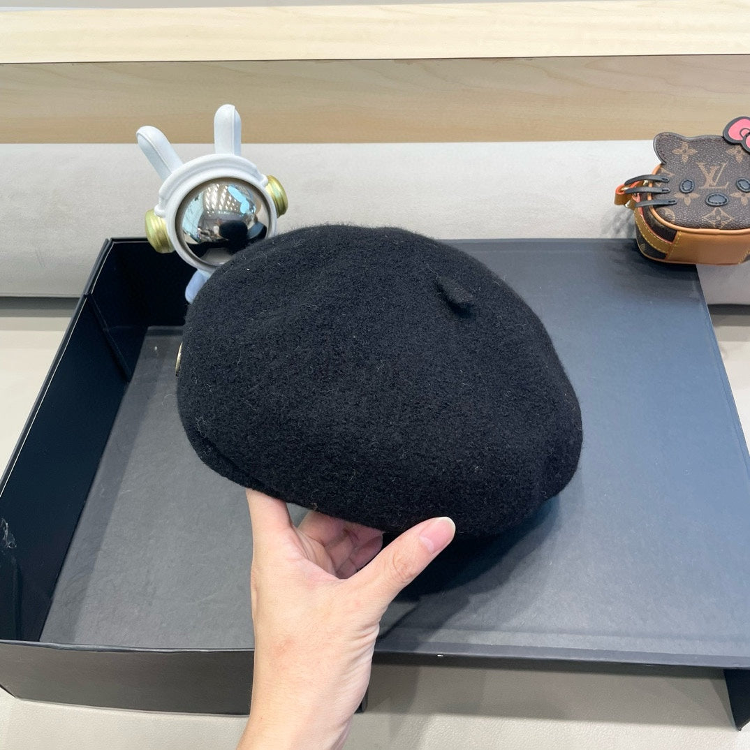 GUCCI BERET HAT IN BLACK WOOL 430078