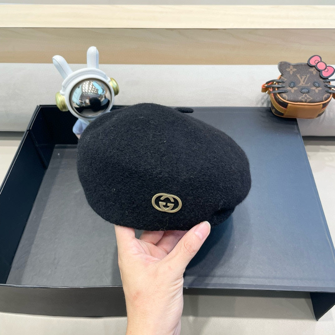 GUCCI BERET HAT IN BLACK WOOL 430078