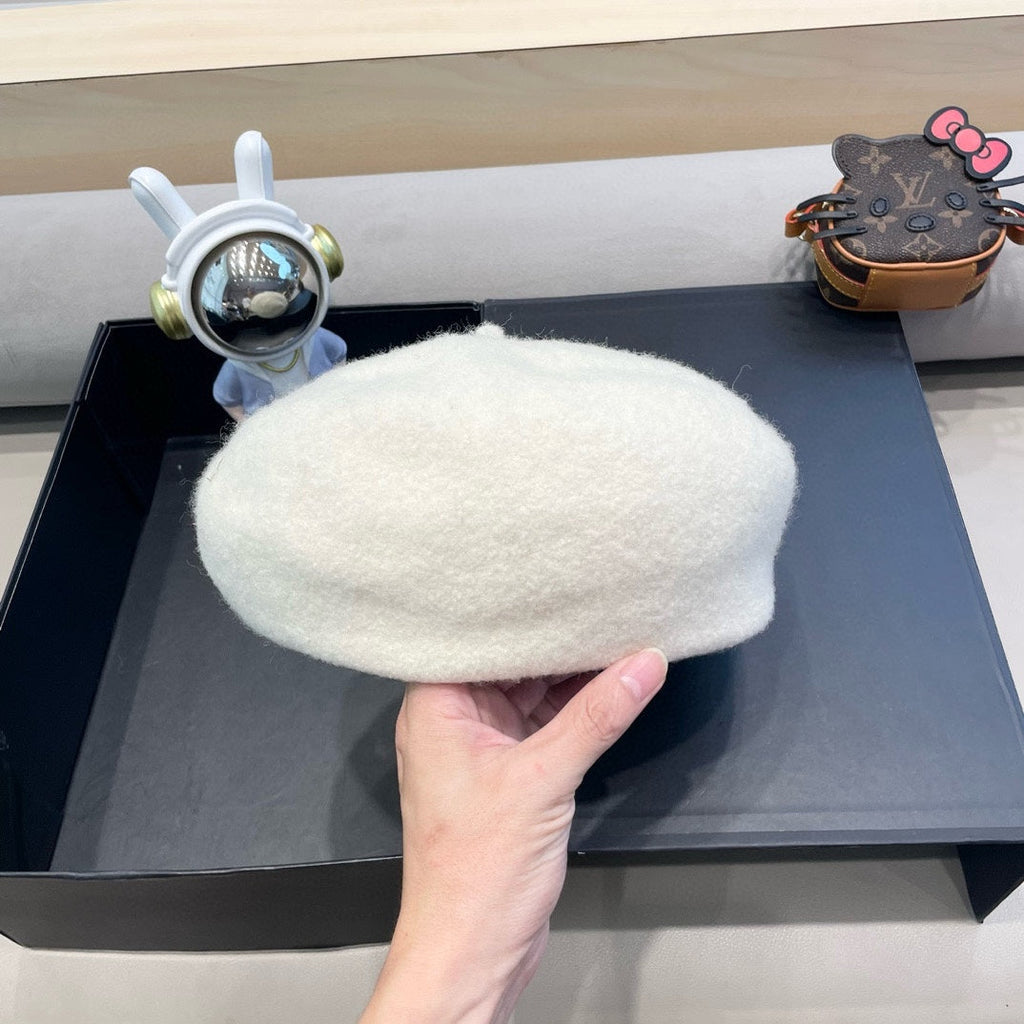 GUCCI BERET HAT IN WHITE WOOL 430079