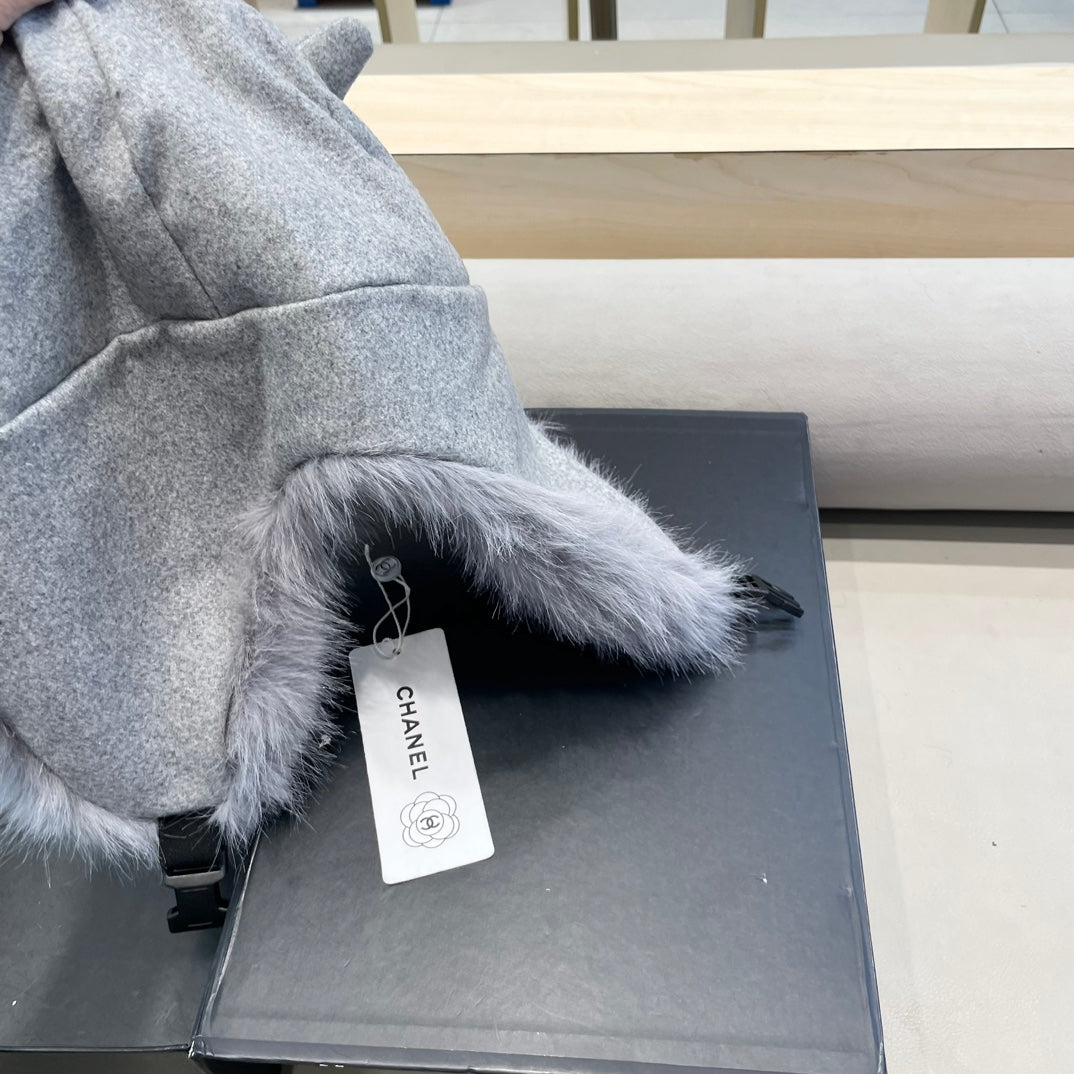 CHANEL TRAPPER HAT IN SHARK GRAY SUEDE AND LAMB FUR 429973