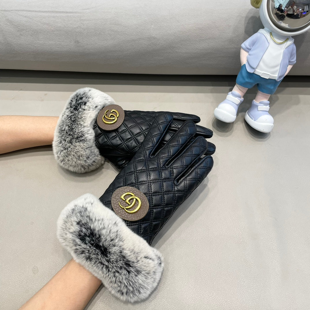 GUCCI TOUCHSCREEN GLOVES IN BLACK LAMBSKIN AND RABBIT FUR 429210