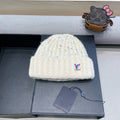 LOUIS VUITTON KNITTED BEANIE HAT IN WHITE WOOL 431620