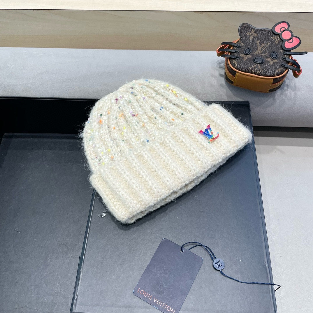 LOUIS VUITTON KNITTED BEANIE HAT IN WHITE WOOL 431620