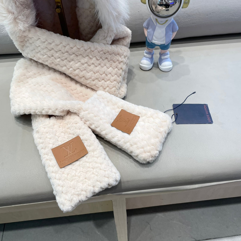 LOUIS VUITTON BEANIE HAT IN ALMOND BEIGE  WOOL AND LAMB FUR 435075