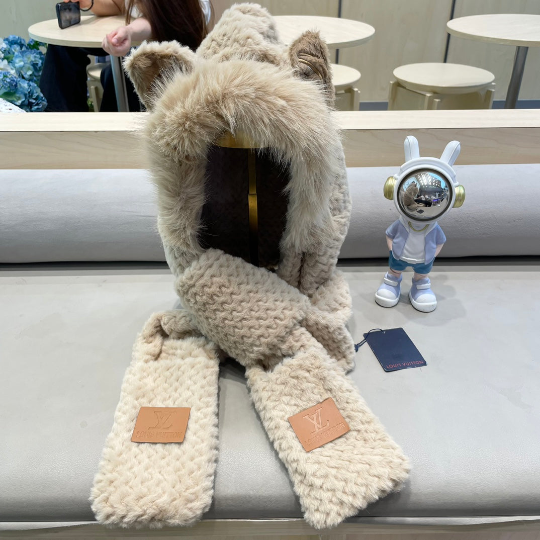 LOUIS VUITTON BEANIE HAT IN COSMIC LATTE BEIGE  WOOL AND LAMB FUR 435073