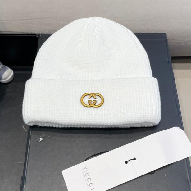 GUCCI BEANIE HAT IN WHITE WOOL 433459