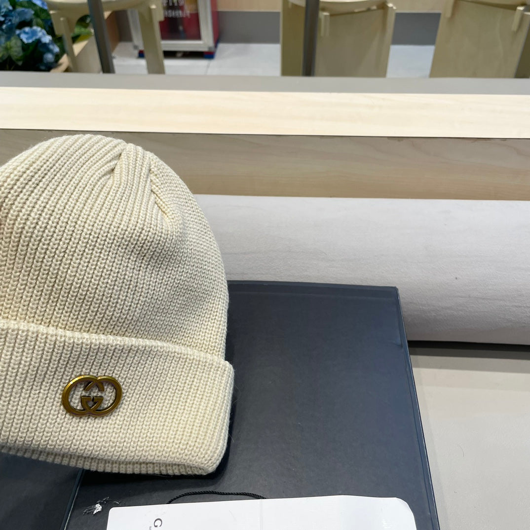 GUCCI BEANIE HAT IN BISQUE BEIGE WOOL 433461