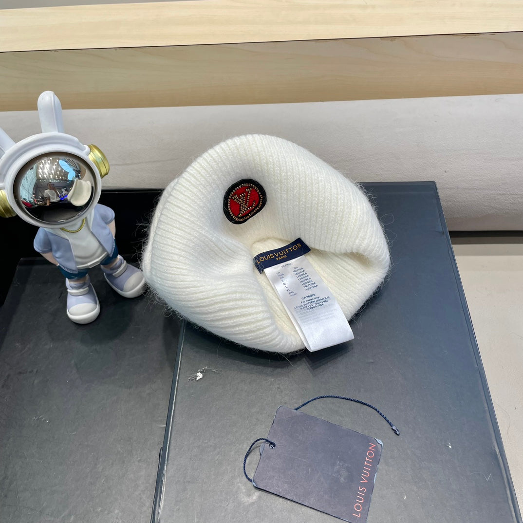 LOUIS VUITTON BEANIE HAT IN WHITE WOOL AND RABBIT FUR 433475