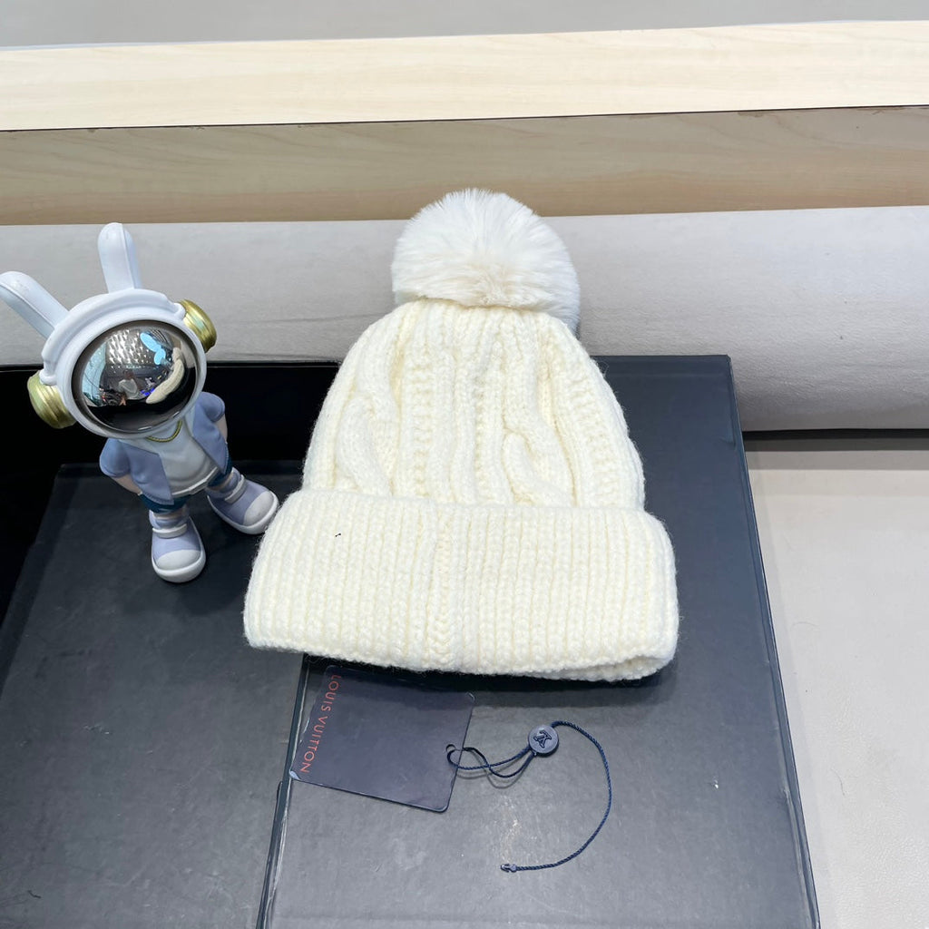 LOUIS VUITTON BEANIE HAT IN WHITE WOOL 433487