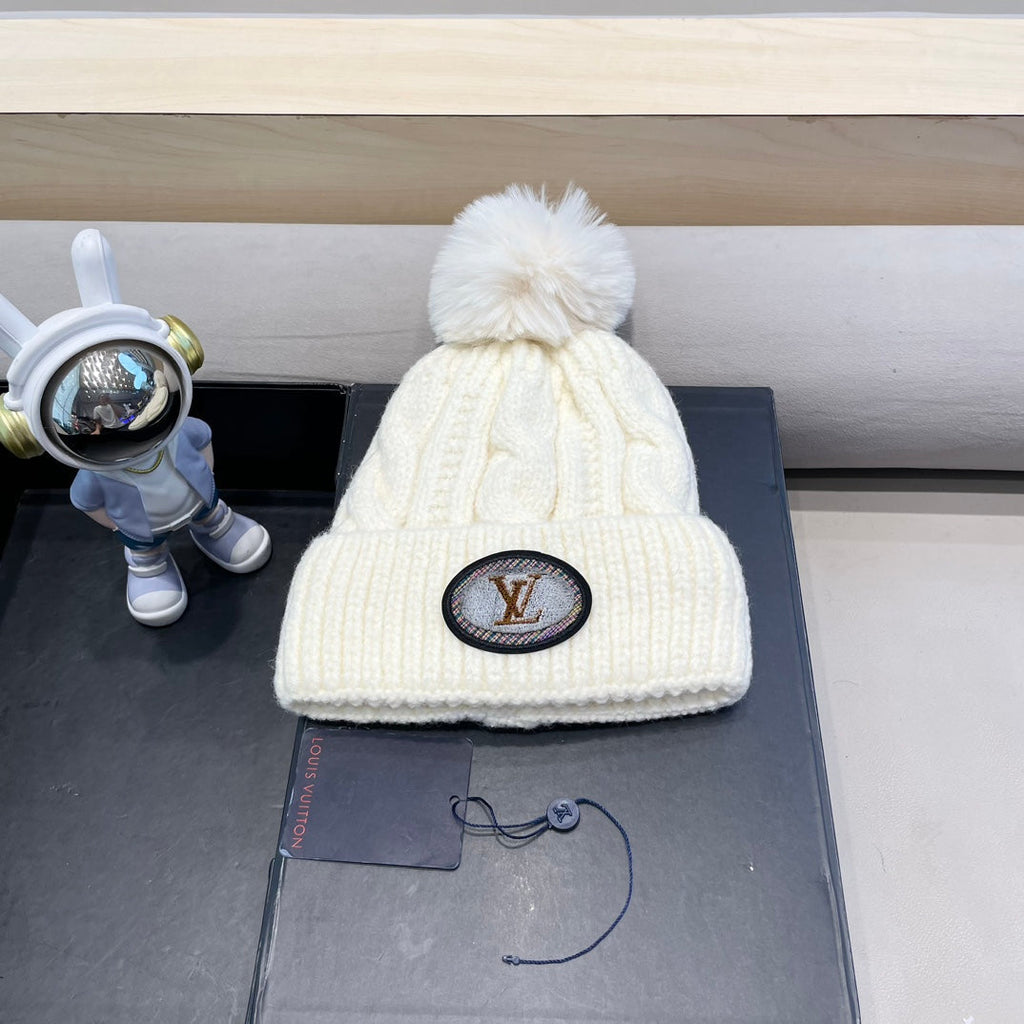 LOUIS VUITTON BEANIE HAT IN WHITE WOOL 433487