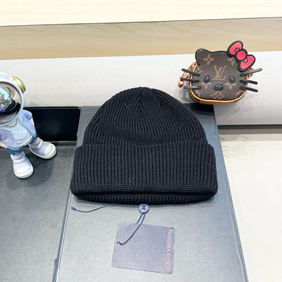 LOUIS VUITTON BEANIE HAT IN BLACK WOOL 435027