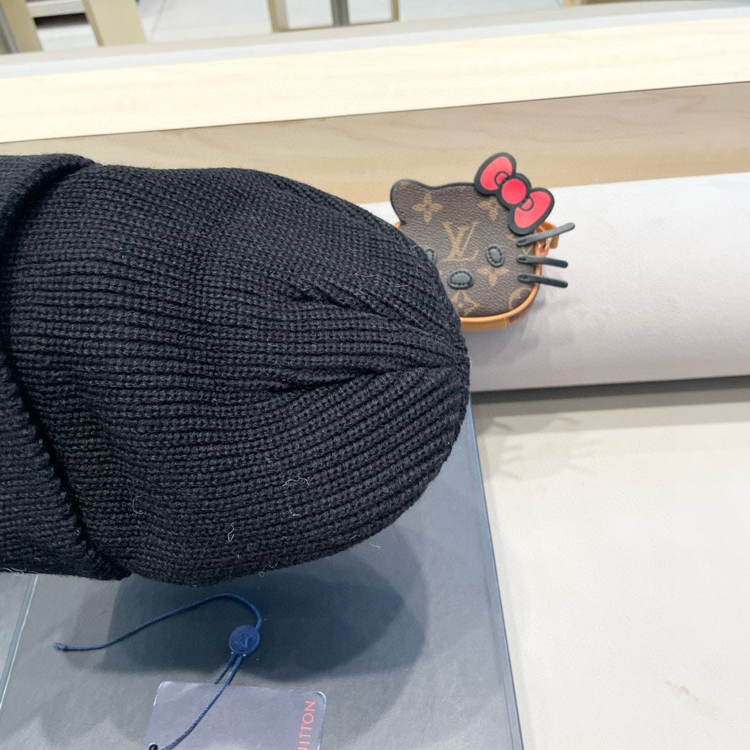 LOUIS VUITTON BEANIE HAT IN BLACK WOOL 435027