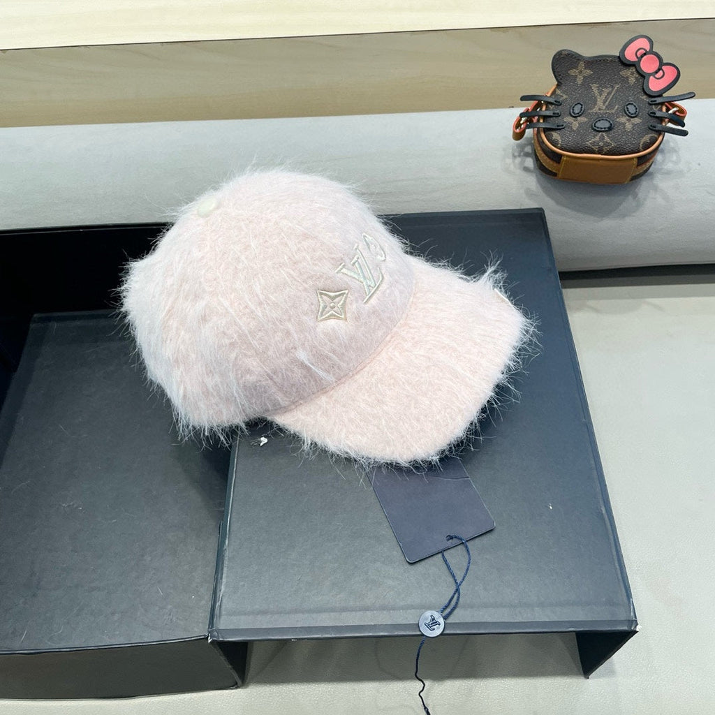LOUIS VUITTON BASEBALL CAP IN PASTEL PINK RABBIT FUR 434934