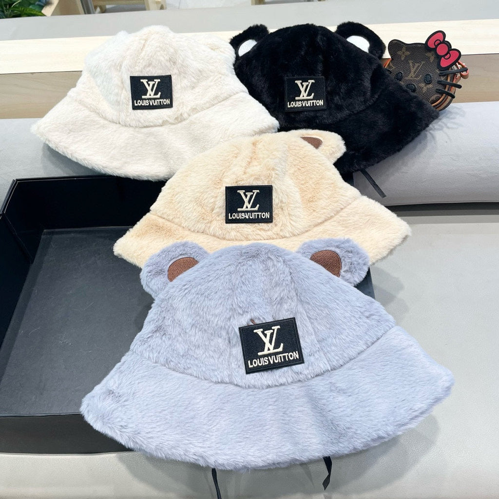 LOUIS VUITTON BUCKET HAT IN WHITE  WOOL AND LAMB FUR 434940