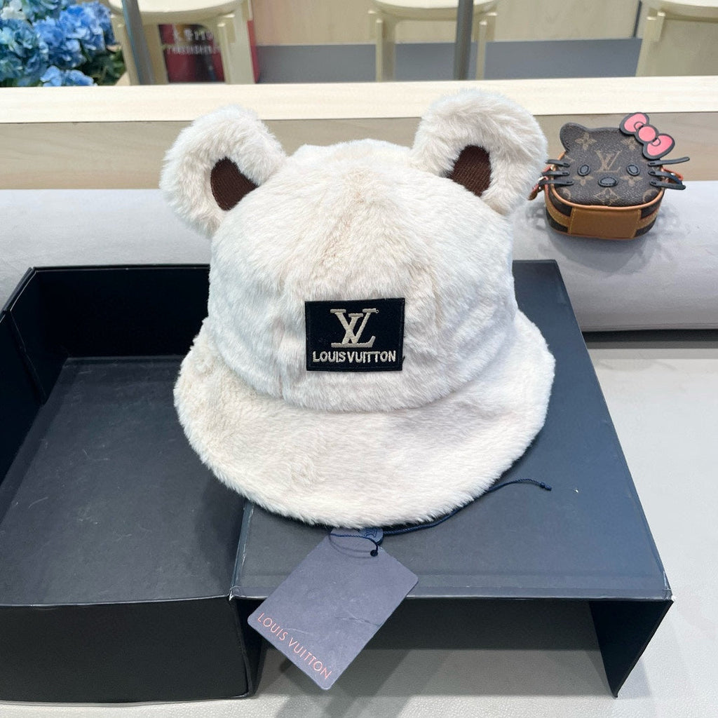 LOUIS VUITTON BUCKET HAT IN WHITE  WOOL AND LAMB FUR 434940