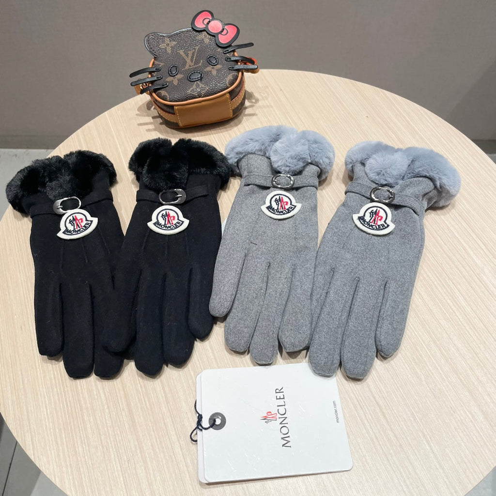 CHANEL GLOVES IN COOL GRAY WOOL WITH RABBIT FUR 439080