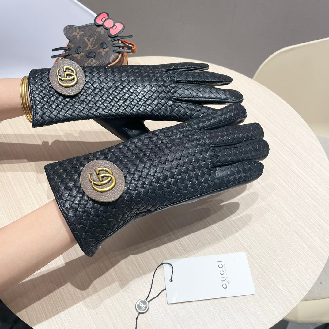 GUCCI COUPLE GLOVES IN BLACK LAMBSKIN 439093