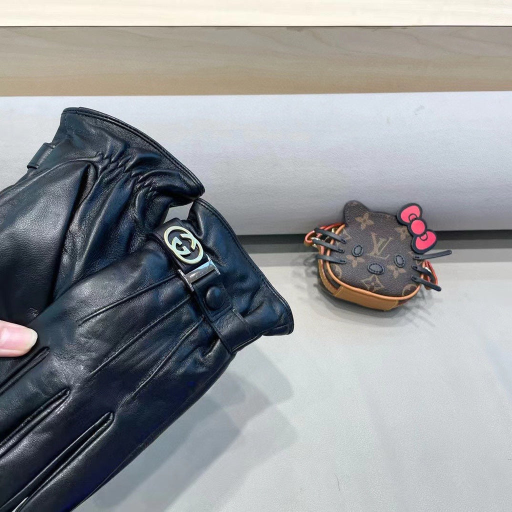 GUCCI TOUCHSCREEN GLOVES IN BLACK LAMBSKIN 454568