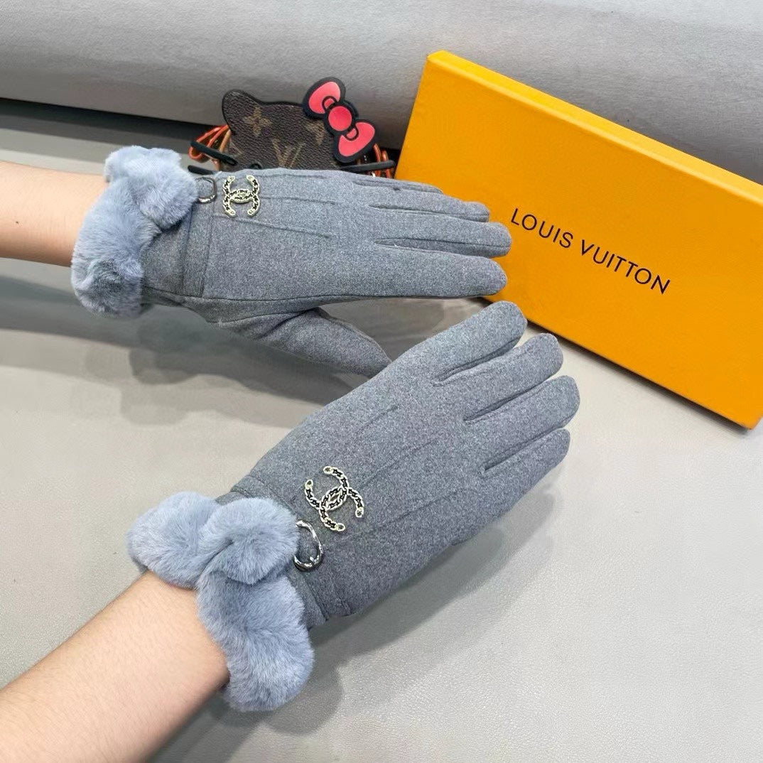 CHANEL GLOVES IN SHARK GRAY WOOL WITH RABBIT FUR 458522