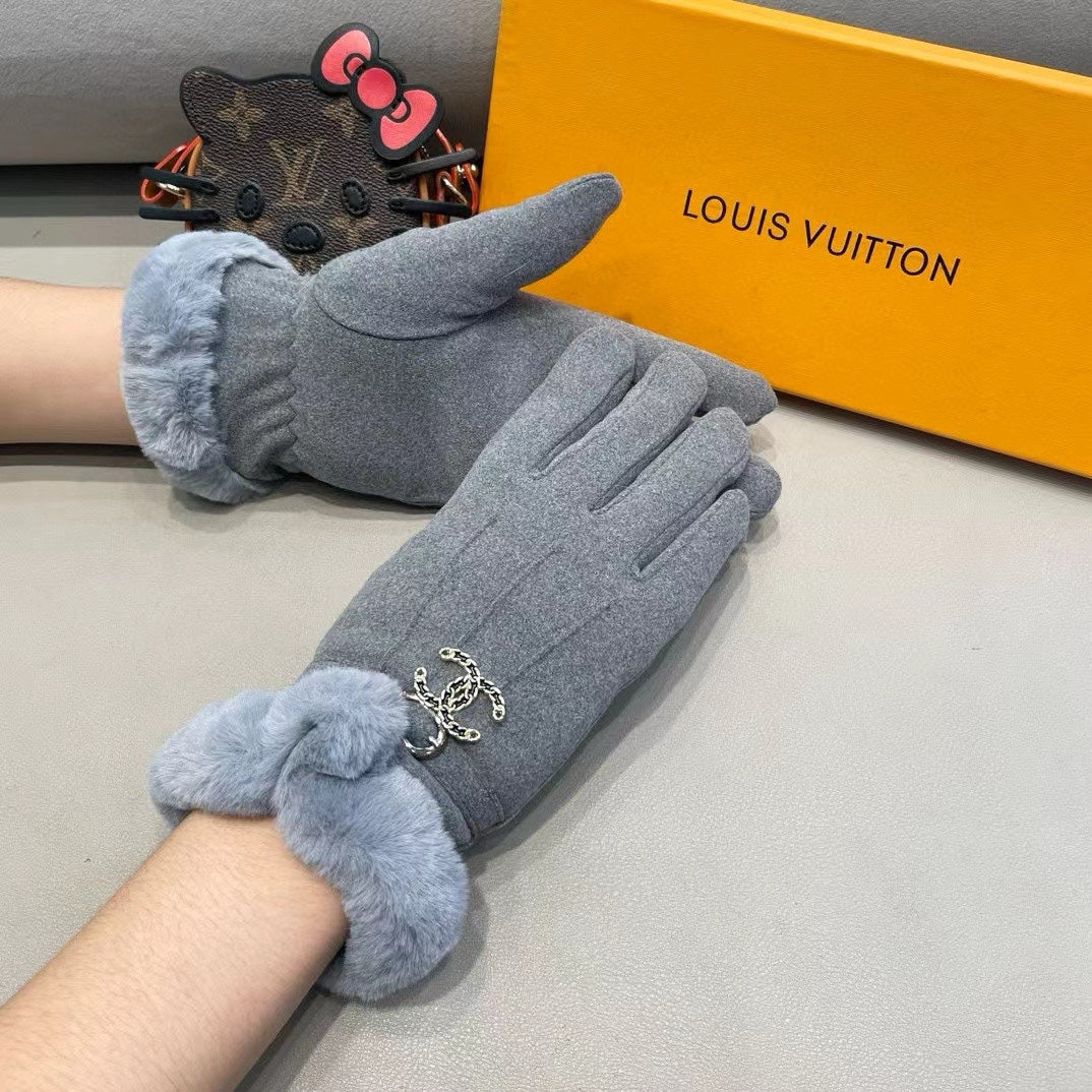 CHANEL GLOVES IN SHARK GRAY WOOL WITH RABBIT FUR 458522