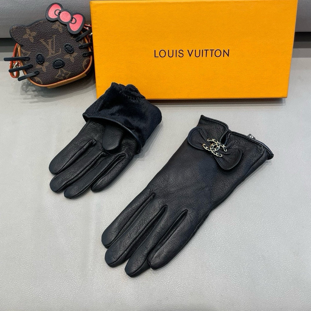 CHANEL GLOVES IN BLACK LAMBSKIN 462395