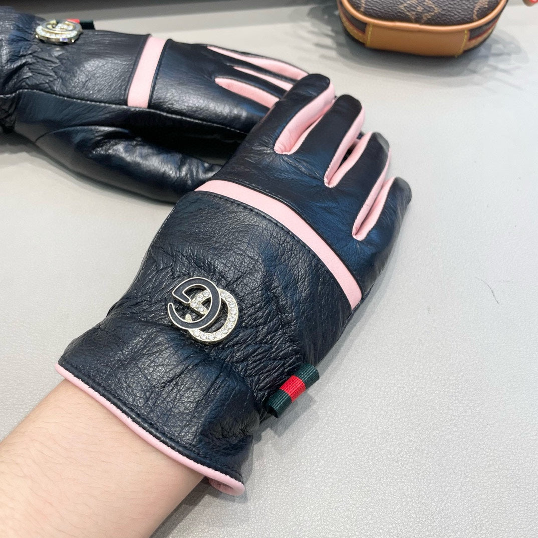 GUCCI GLOVES IN BLACK MIX LIGHT PINK DEERSKIN AND FLEECE LINING 462400