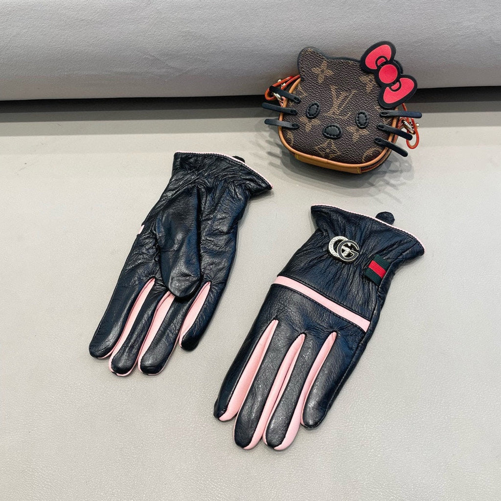 GUCCI GLOVES IN BLACK MIX LIGHT PINK DEERSKIN AND FLEECE LINING 462400