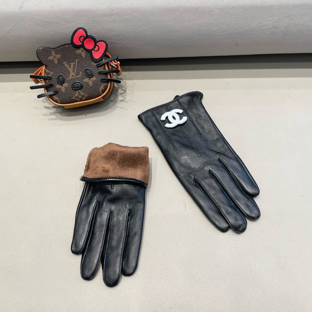 CHANEL GLOVES IN BLACK LAMBSKIN WITH WHITE LOGO 462412