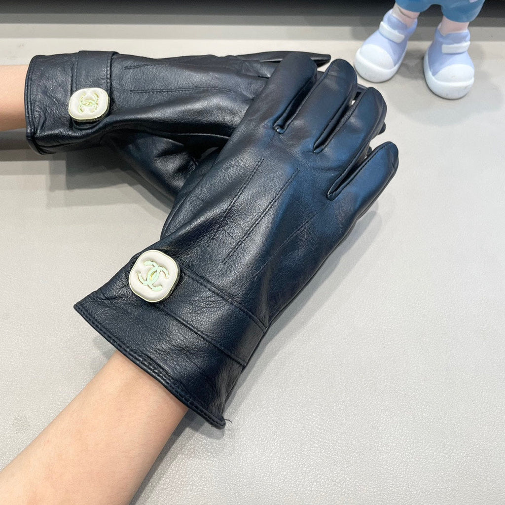 CHANEL GLOVES IN BLACK LAMBSKIN 463791