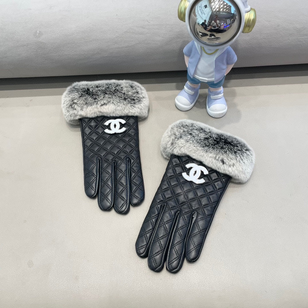 CHANEL GLOVES IN BLACK LAMBSKIN WITH RABBIT FUR 463793