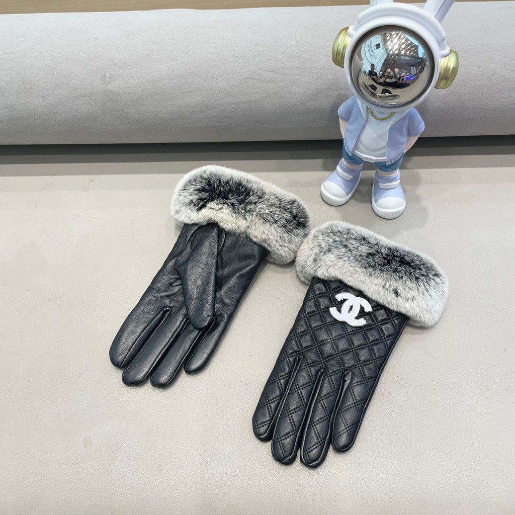 CHANEL GLOVES IN BLACK LAMBSKIN WITH RABBIT FUR 463793