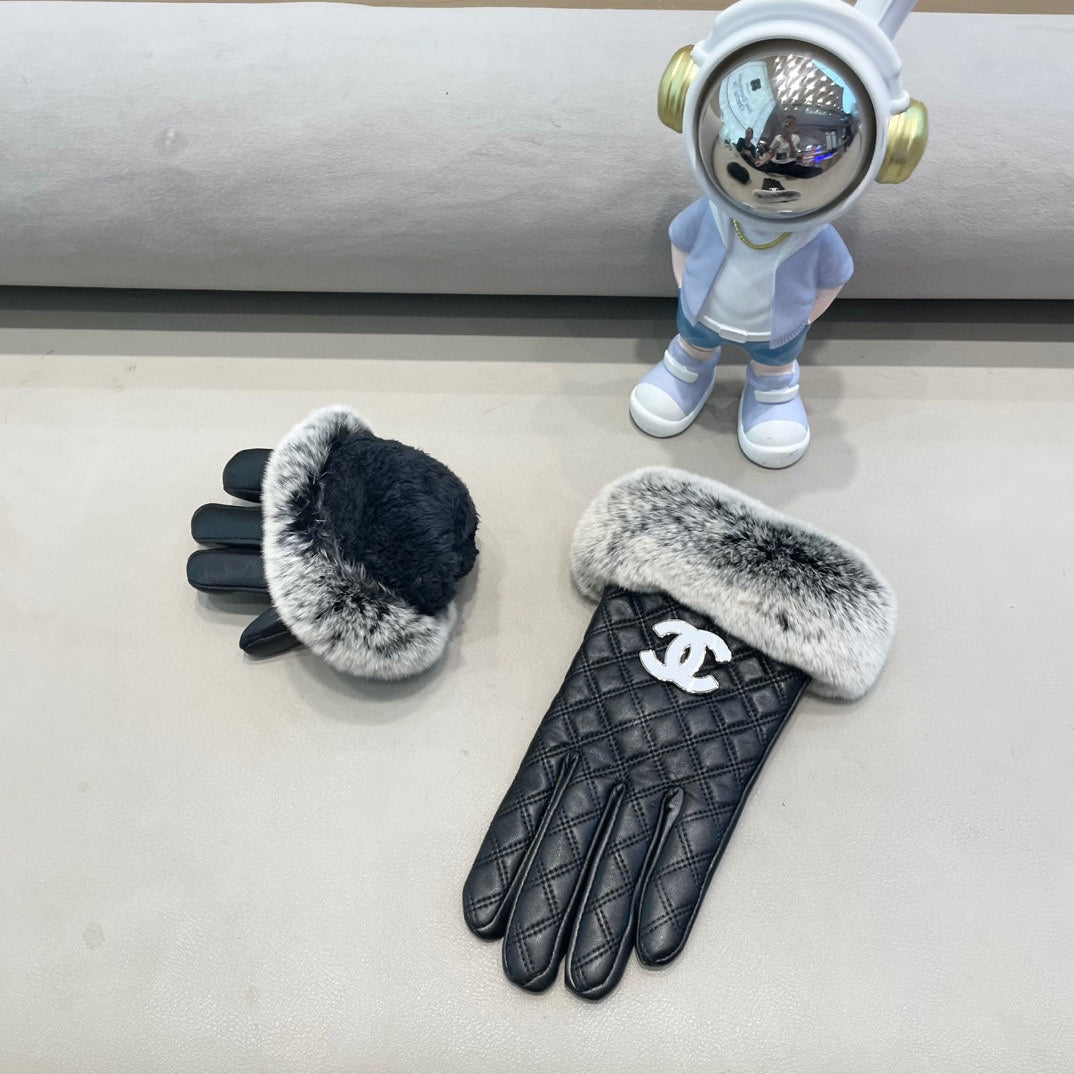 CHANEL GLOVES IN BLACK LAMBSKIN WITH RABBIT FUR 463793