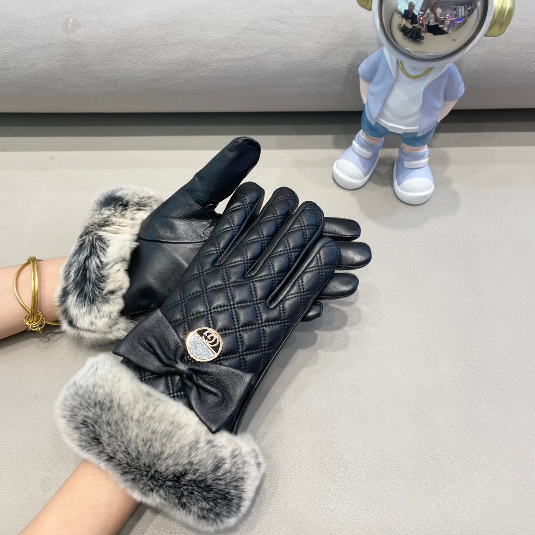 GUCCI TOUCHSCREEN GLOVES WITH BOW IN BLACK RABBIT FUR MIX LAMBSKIN 463796