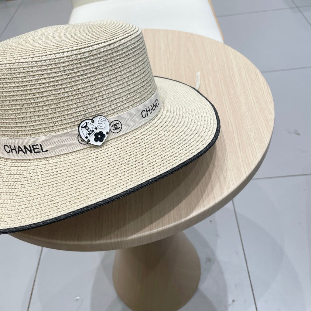 CHANEL FLAT STRAW HAT IVORY 672723