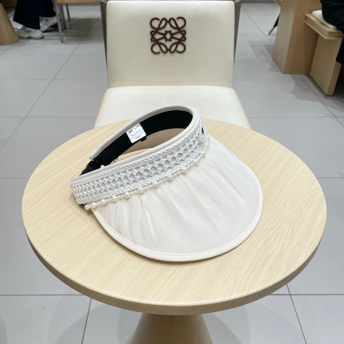 CHANEL SUN HAT MODEM WHITE 674079