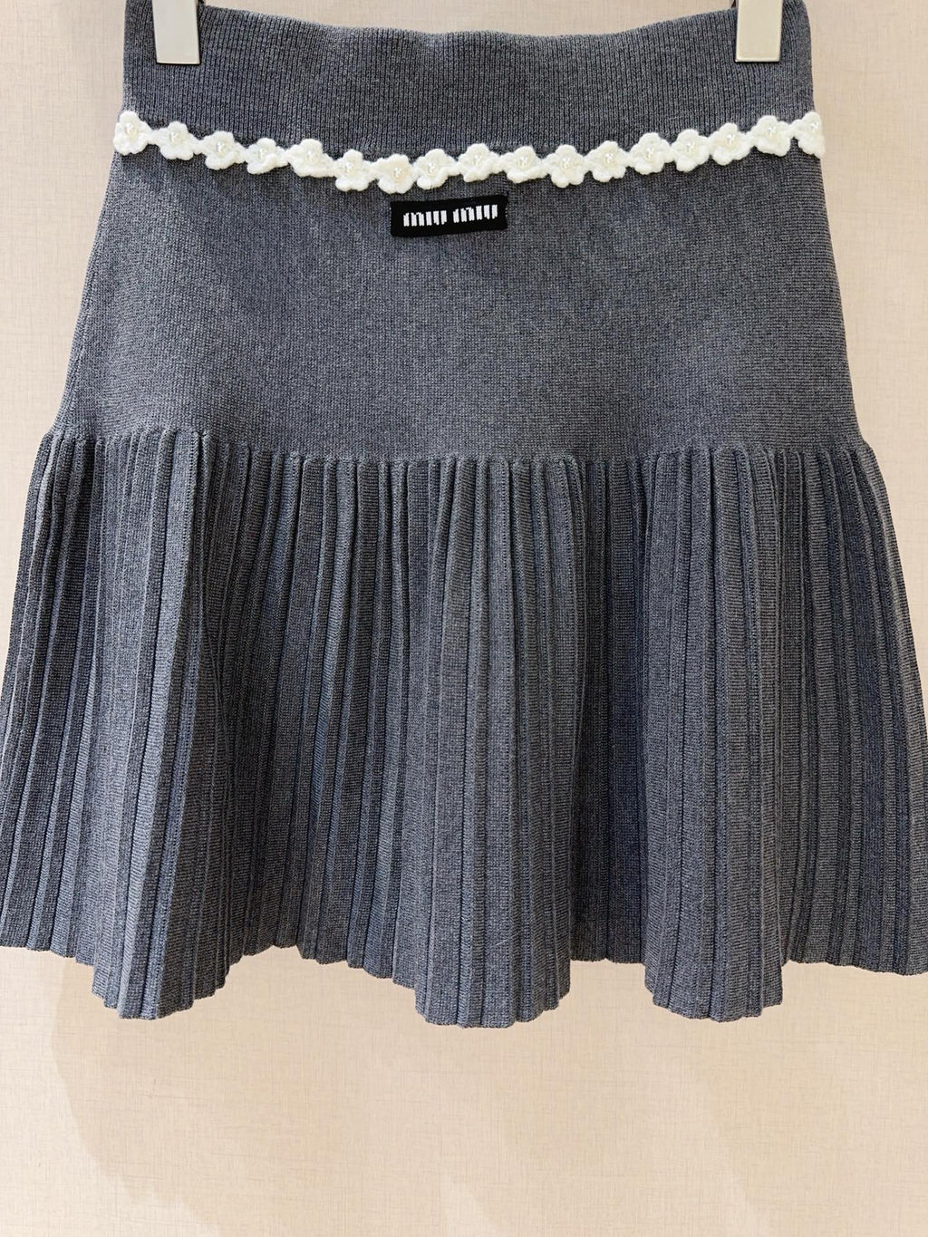 MIUMIU KNIT PLEATED SKIRT STYLE 803