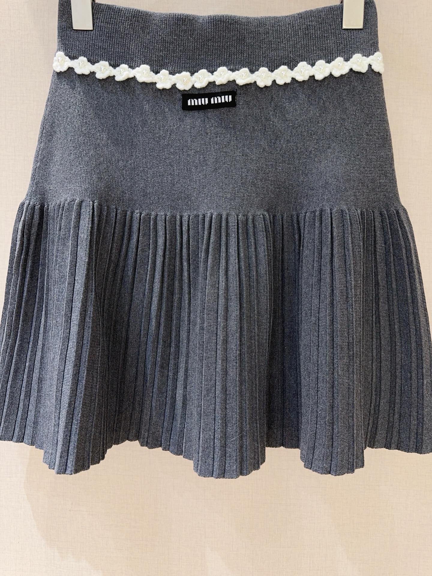 MIUMIU KNIT PLEATED SKIRT STYLE 803