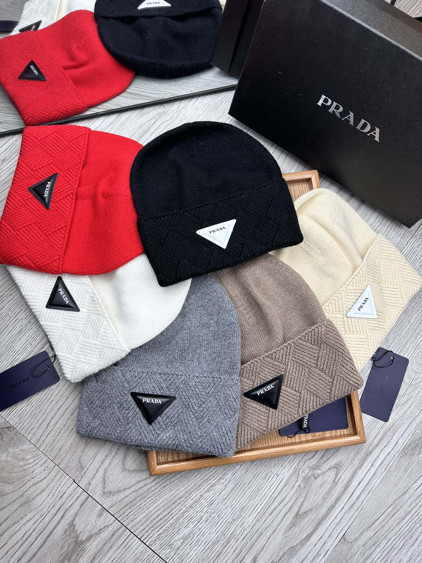 PRADA BEANIE HAT IN SHADOW GRAY WOOL AND RABBIT FUR 436396