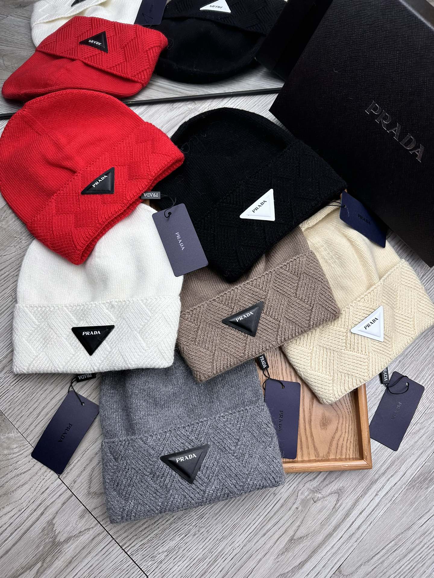 PRADA BEANIE HAT IN BISQUE BEIGE WOOL AND RABBIT FUR 342035