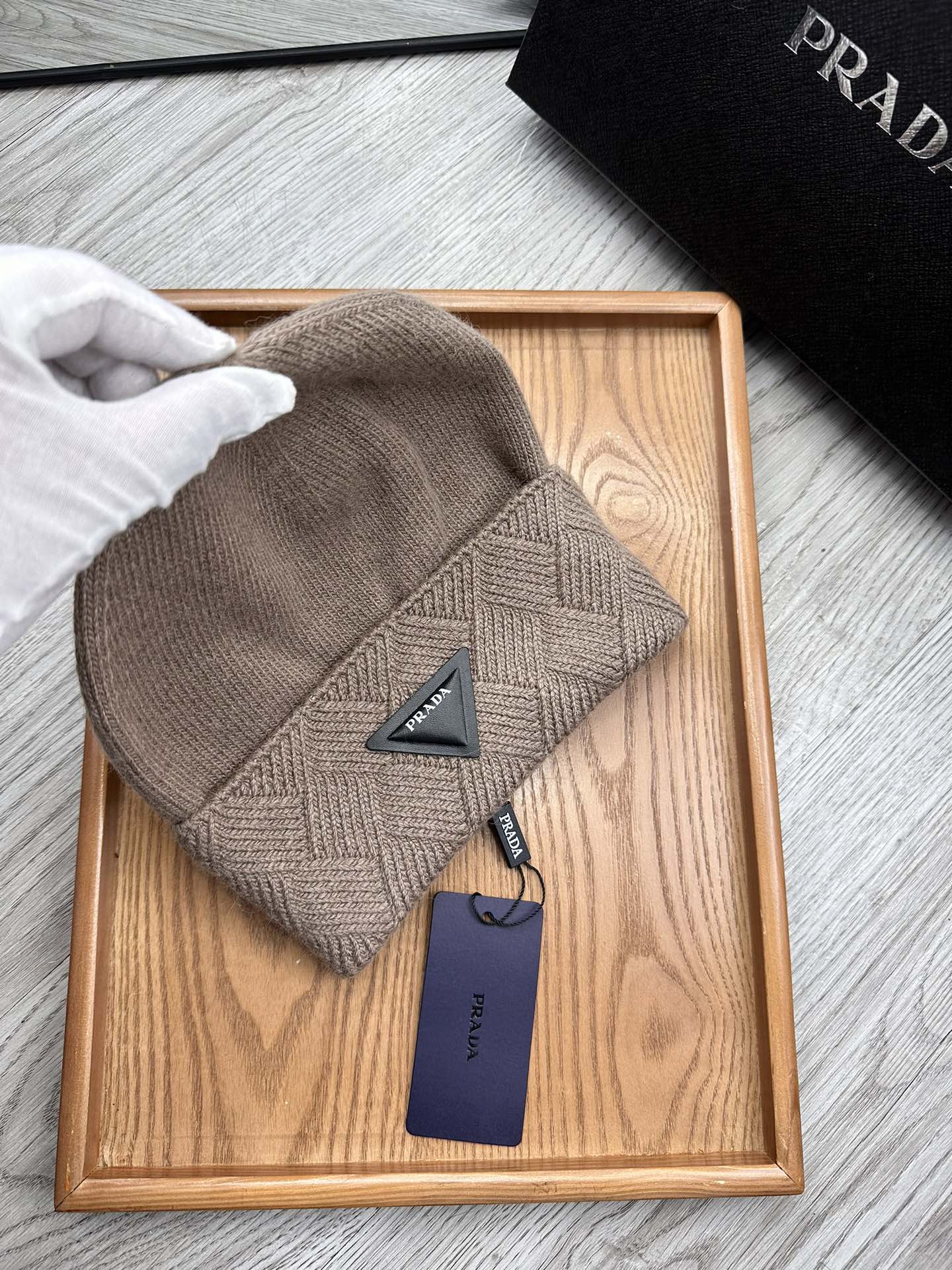 PRADA BEANIE HAT IN MEDIUM BROWN WOOL AND RABBIT FUR 436401