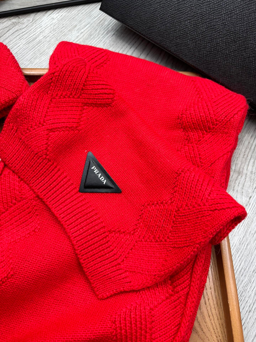 PRADA SET SCARF AND HAT IN CHERRY RED WOOL AND RABBIT FUR 397409