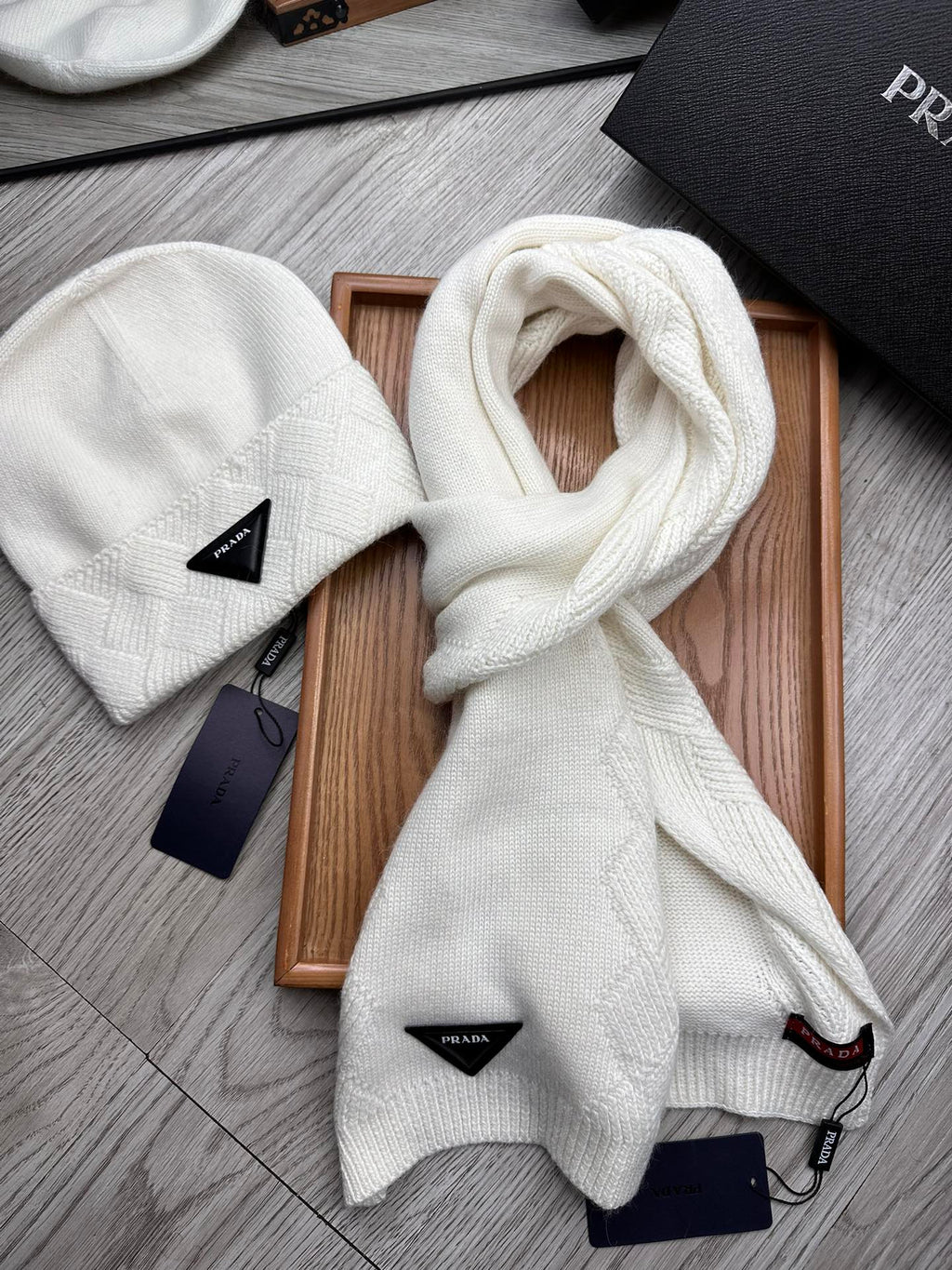 PRADA SET SCARF AND HAT IN WHITE WOOL AND RABBIT FUR 397408