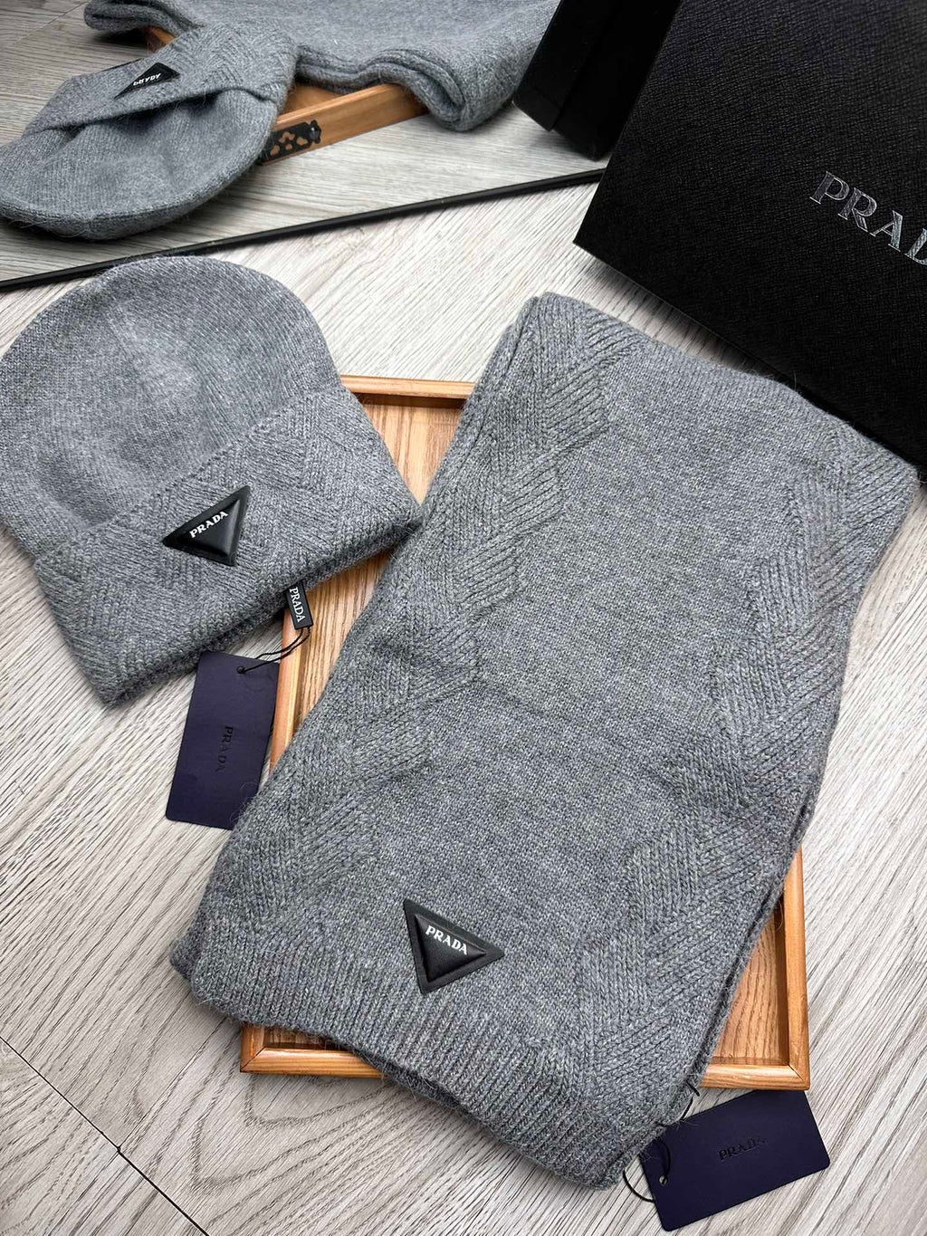 PRADA SET SCARF AND HAT IN RHINO GRAY WOOL AND RABBIT FUR 397407