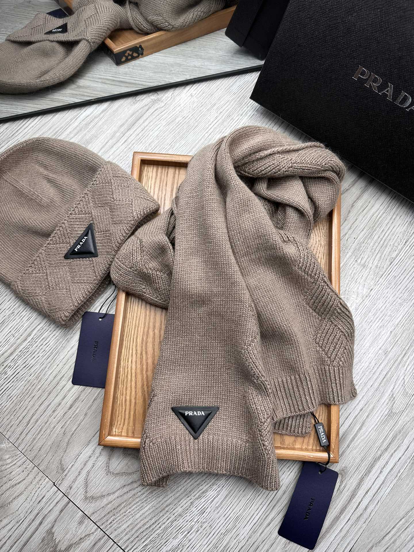 PRADA SET SCARF AND HAT IN MEDIUM BROWN WOOL AND RABBIT FUR 397406