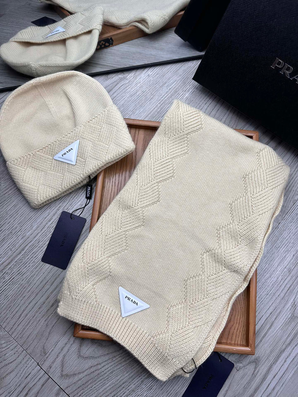 PRADA SET SCARF AND HAT IN BISQUE BEIGE WOOL AND RABBIT FUR 397405