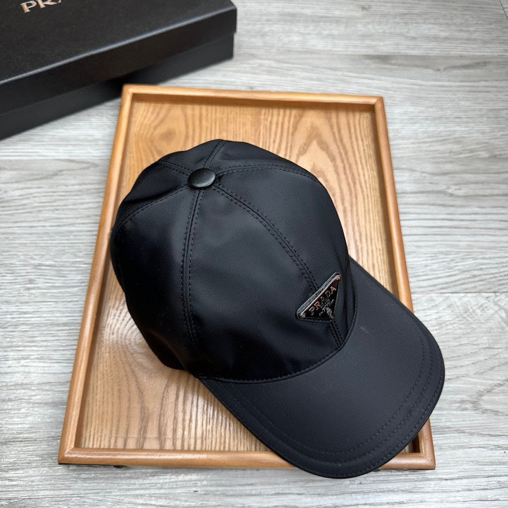 PRADA BASEBALL HAT IN BLACK RE-NYLON 214514