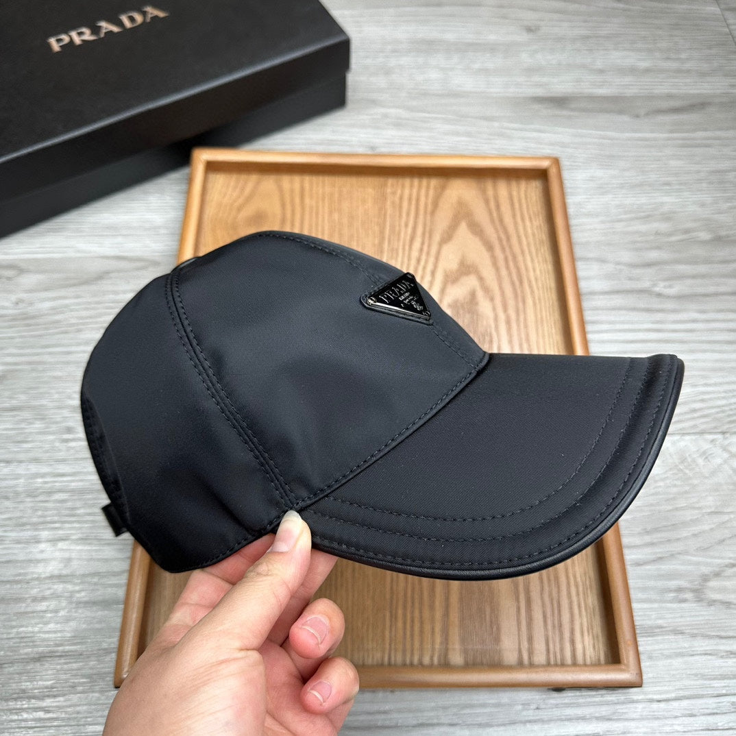 PRADA BASEBALL HAT IN BLACK RE-NYLON 214514