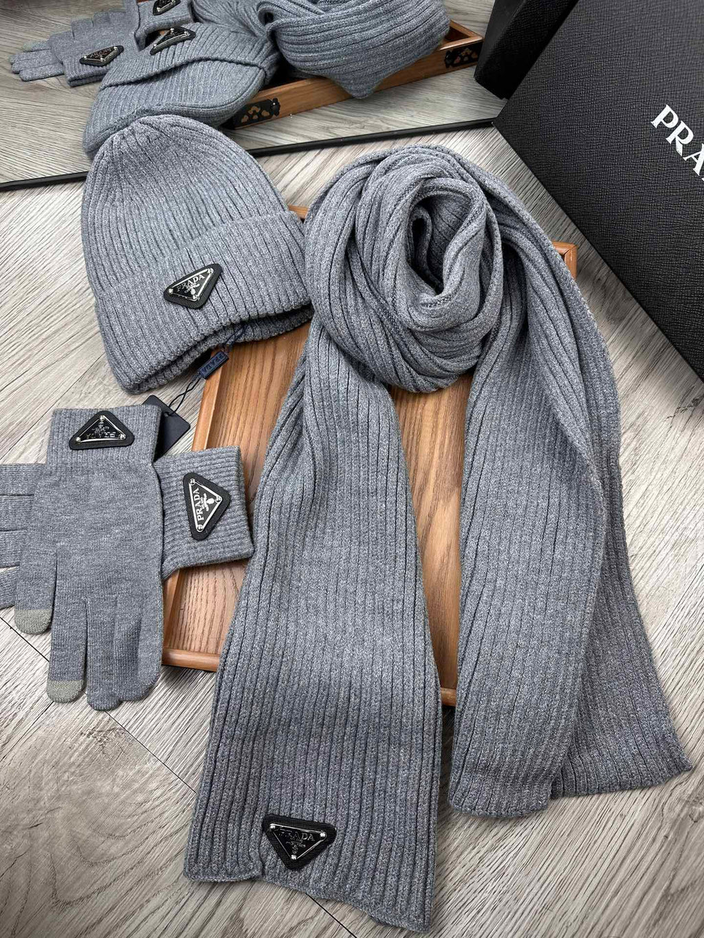 PRADA THREE-PIECES SET IN SMOKE GRAY WOOL AND ACRYLIC 406559